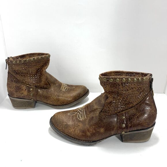 Circle G By Corral Leather Ankle Boots Honey Cut Out & Studs Size 8 Women’s - Picture 6 of 16